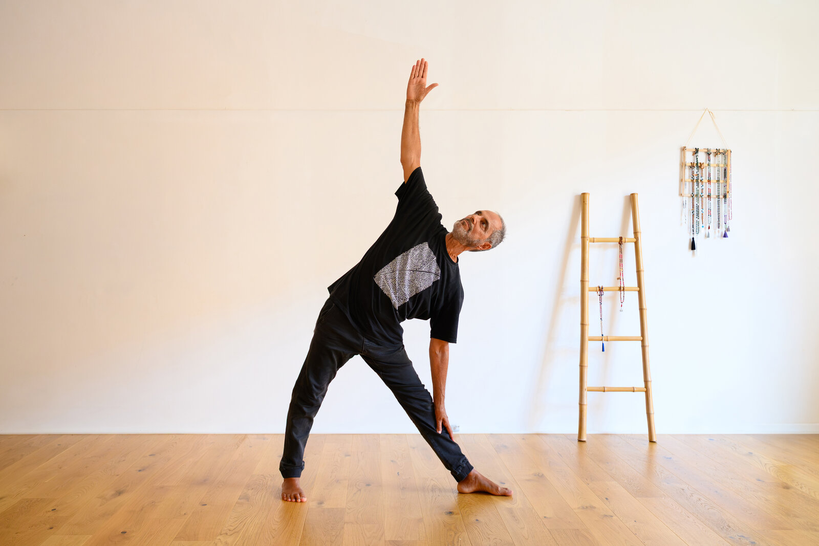 Maurizio Sestieri pratica yoga