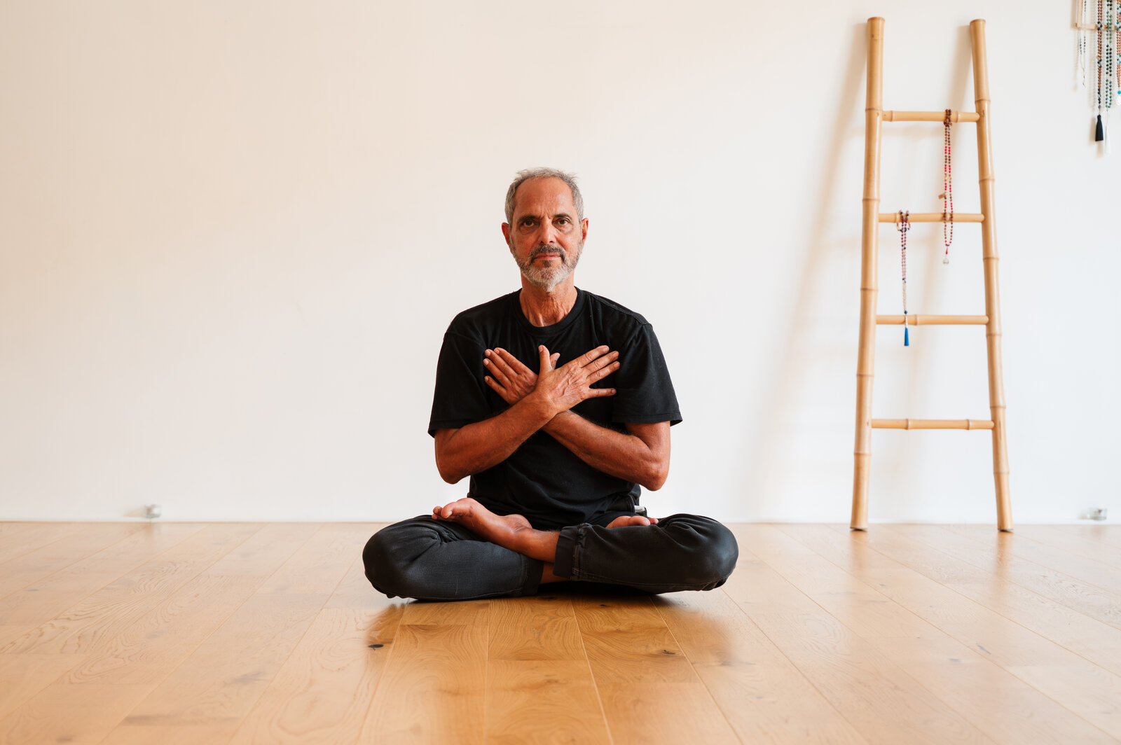 Maurizio Sestieri pratica yoga