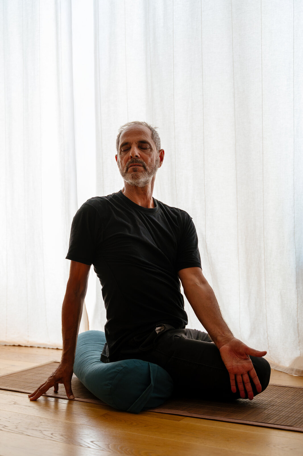 Maurizio Sestieri pratica yoga
