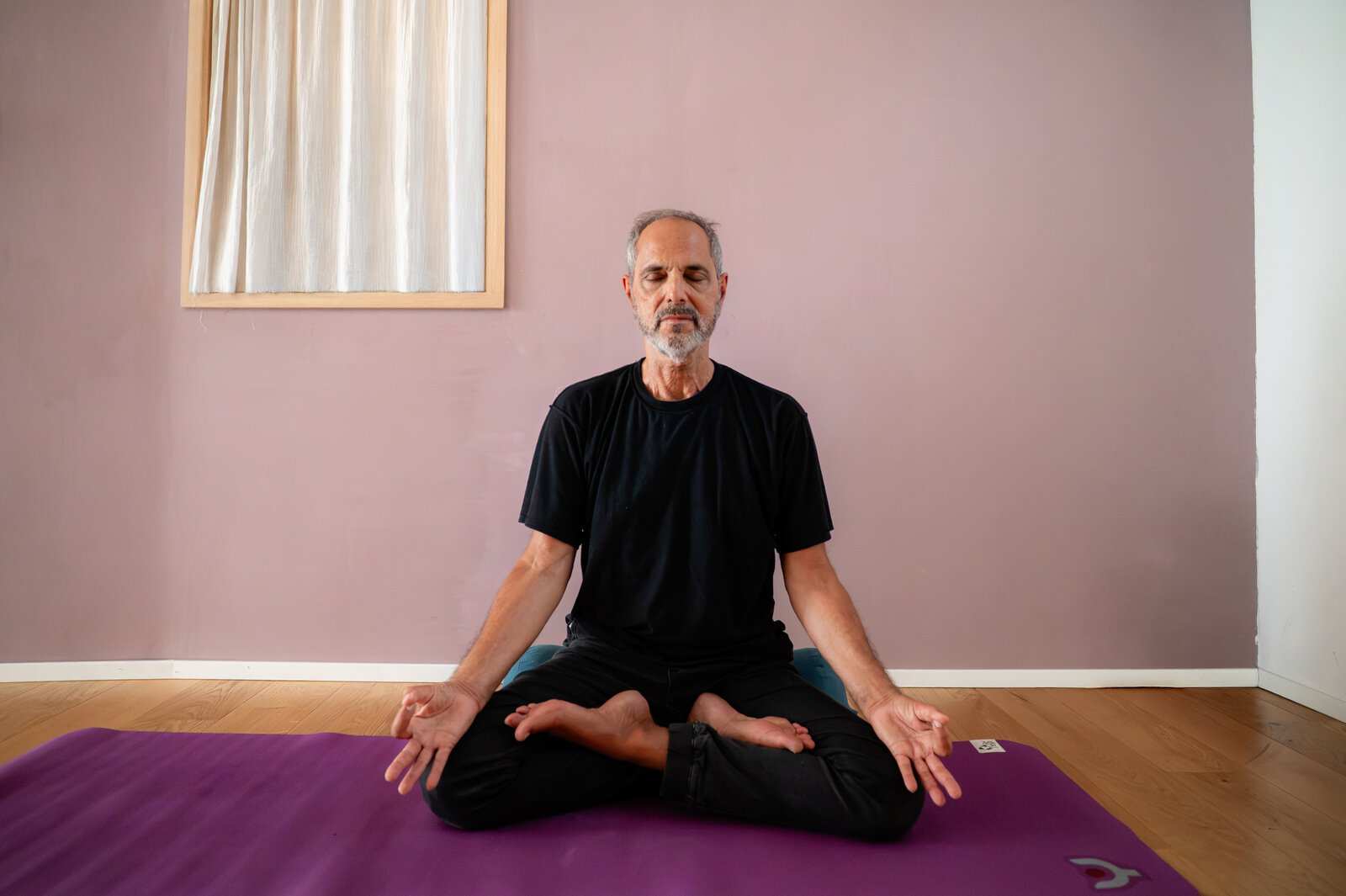 Maurizio Sestieri pratica yoga